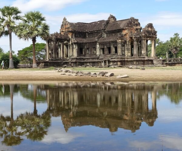 8 Days Cambodia Highlights: Phnom Penh, Battambang & Siem Reap