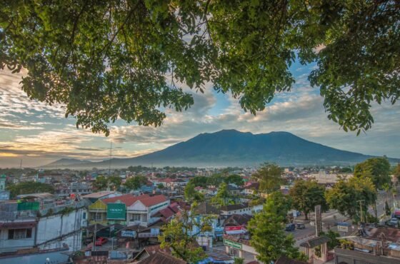 14 Days Exploring Indonesia: Wild Borneo to Crystal Waters