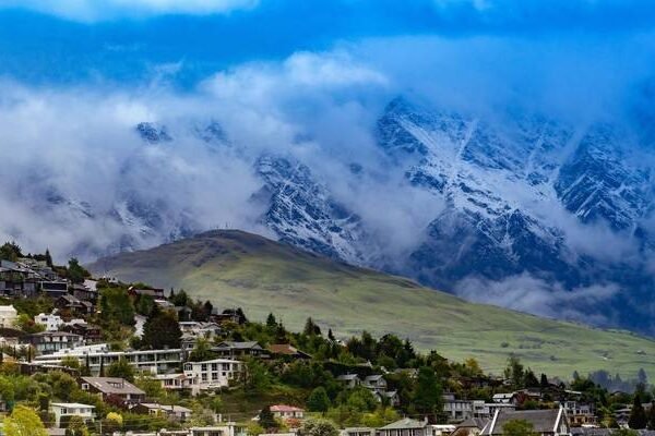 8 Days Queenstown to Wanaka by Bus: Glaciers, Skydives & Alpine Adventures