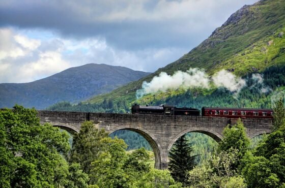 7 Days in Edinburgh: Highlands, Loch Ness, Harry Potter Train & Scottish Castles Adventure