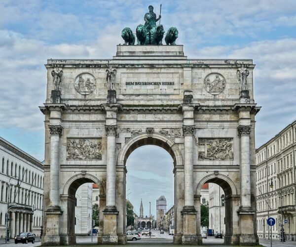 7 Days in Munich, Vienna & Prague by Train: Castles, Culture & Scenic Escapes